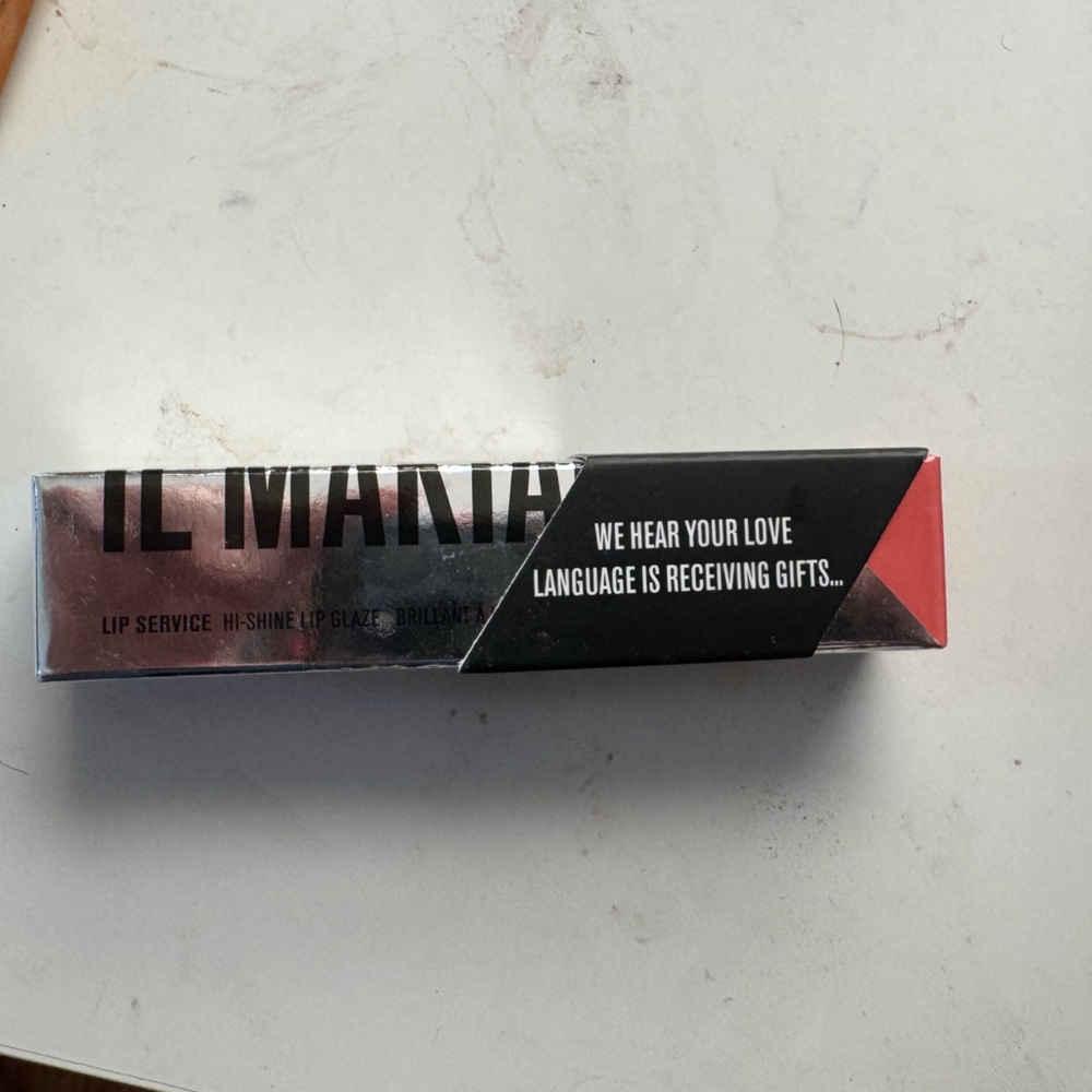 IL MAKIAGE Lip Service